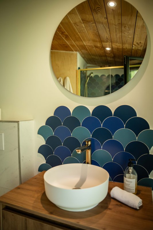 Etno : ecolodge de luxe en pleine nature avec vue et bain nordique à Massingy-Lès-Vitteaux (38)