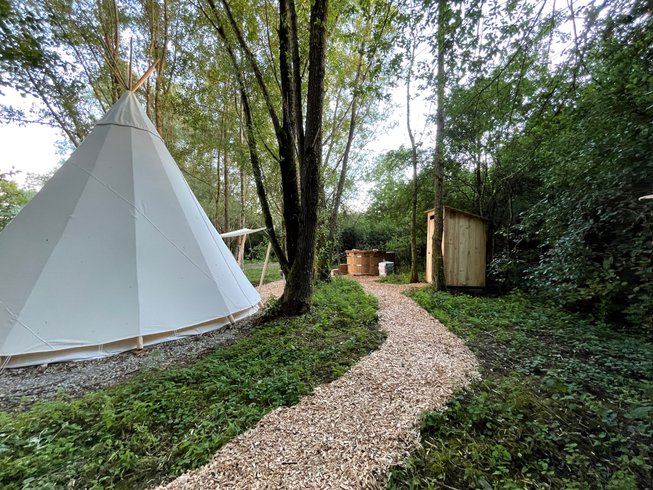 Hébergement AbracadaRoom : Tipi Leïka & Spa du Wakanda Lodges - Image 9