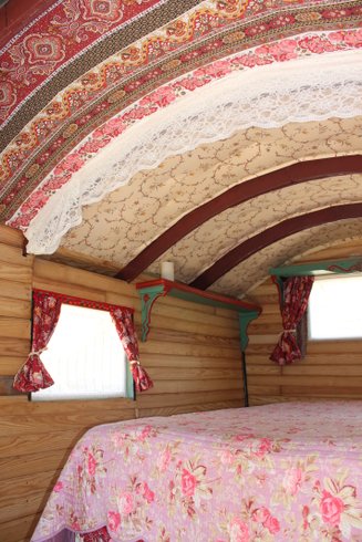 Hébergement AbracadaRoom : La Roulotte Verte - Image 7