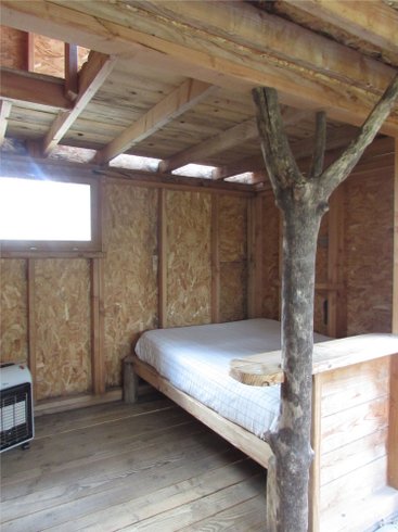 Hébergement AbracadaRoom : Cabane Charrette – Dormir perché à 9m, praticable en fauteuil - Image 18