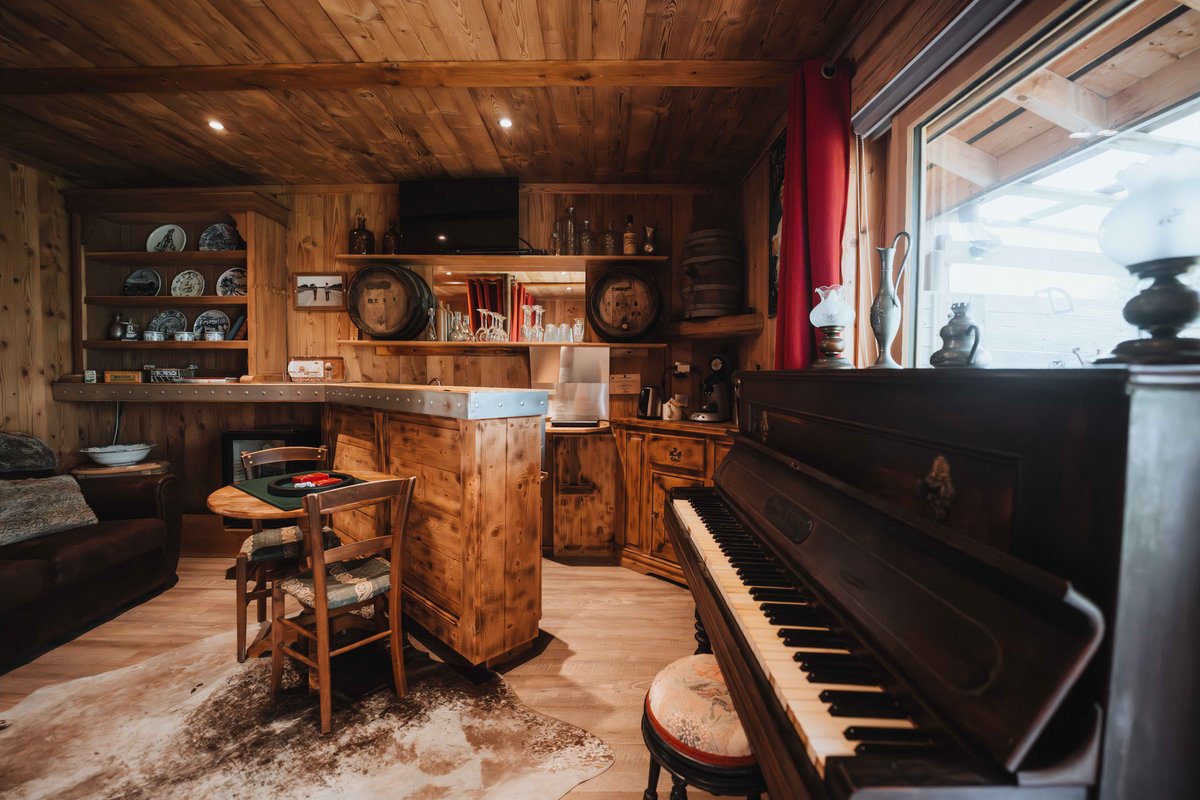 Cabane Le Saloon & Spa à Le Biot (7)