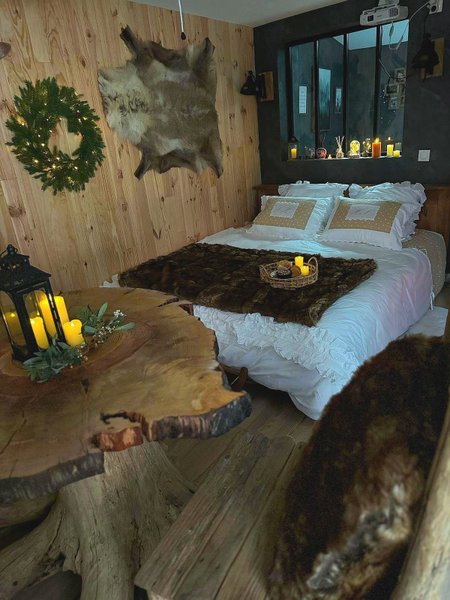 Hébergement AbracadaRoom : Chalet Romantique Spa & Ciné Privé / 10 min centre - Image 3