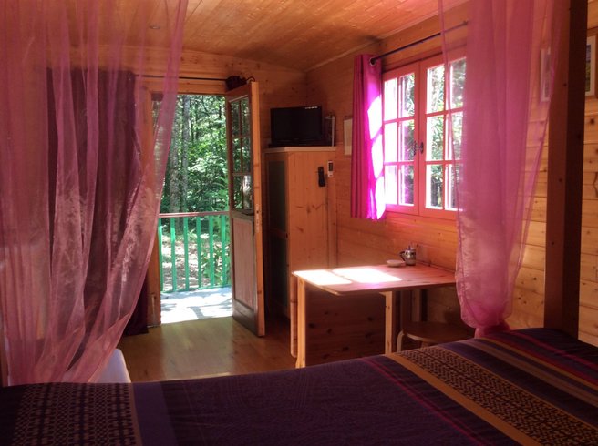 Hébergement AbracadaRoom : Roulotte coté piscine - Image 5