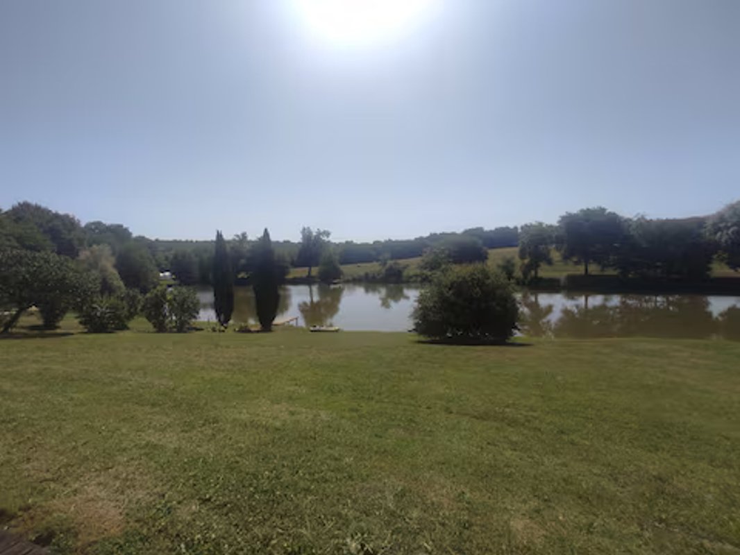 Dôme nature insolite pour 2 avec vue du lac privé à Sadirac (18)
