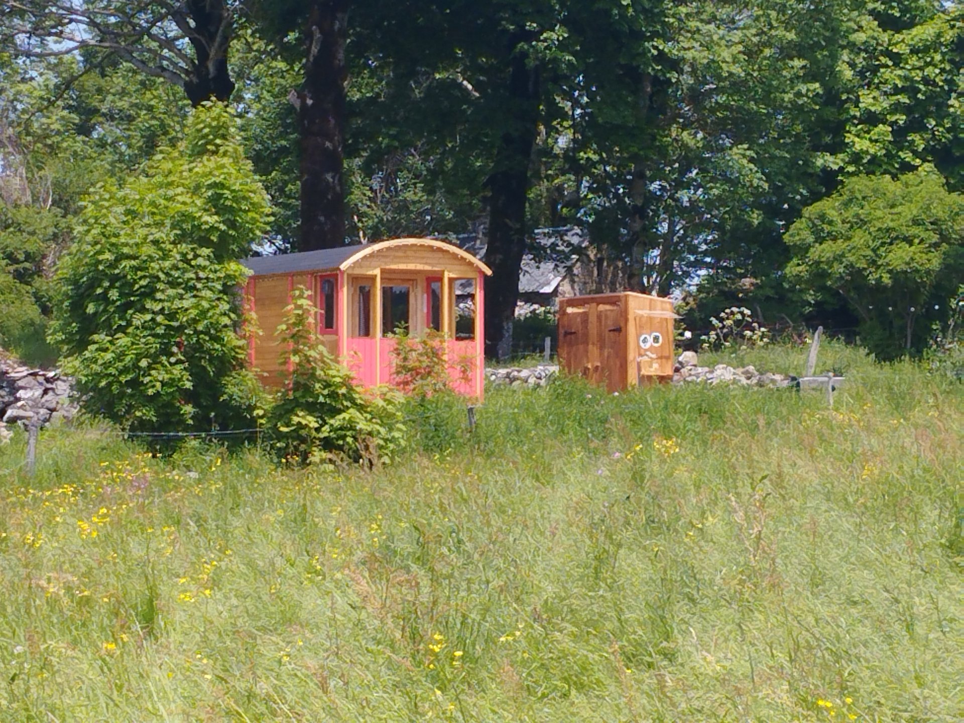 La Roulotte  Romantique du P'tit Buron