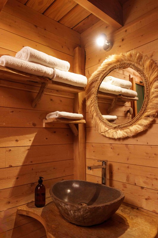 Cabanes Famille Spa sur Pilotis à Raray (17)