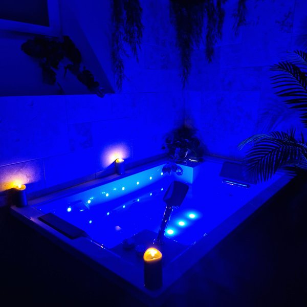 Hébergement AbracadaRoom : Jungle Room & Spa - Image 5