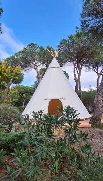 Hébergement AbracadaRoom : Tipi Indien et spa - Image 3