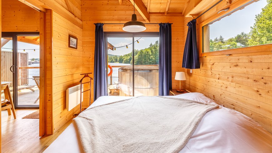 Hébergement AbracadaRoom : Cabane sur l'eau avec bain nordique - Image 12