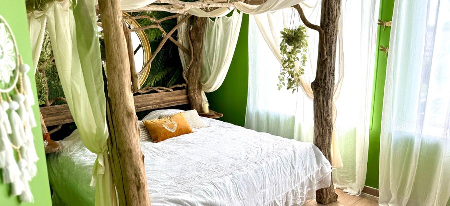 Hébergement AbracadaRoom : Jungle romantique Spa & Cinéma sous les arbres - Image 1