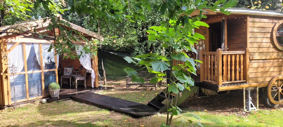 Hébergement AbracadaRoom : La Roulotte d'Emilie & SPA - Image 7