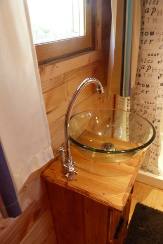 Hébergement AbracadaRoom : Roulotte Maquisarde - Image 9