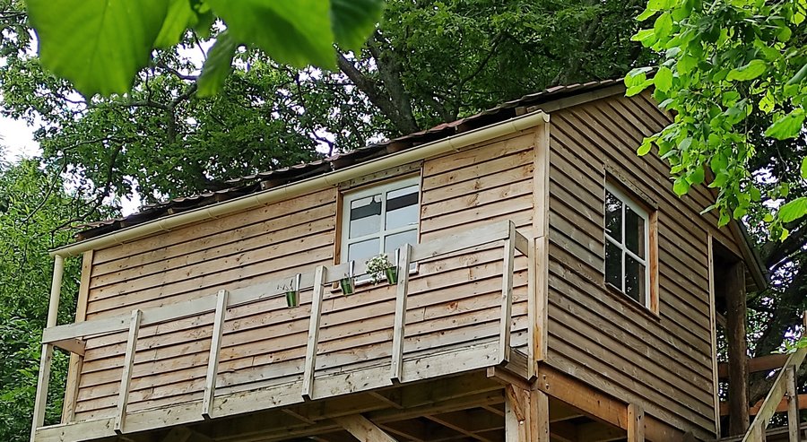 Hébergement AbracadaRoom : Maisonnette perchée dans les arbres tout équipée - Image 17