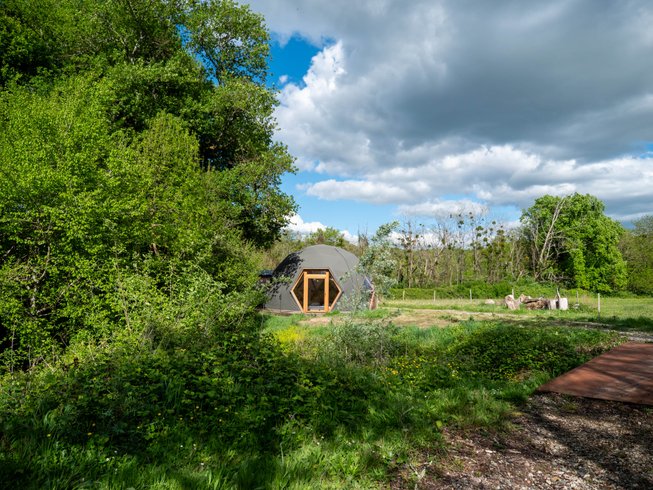 Hébergement AbracadaRoom : Glamping: Our Domes & Their Private Lake - Image 1