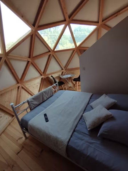 Le Dôme géodésique cocooning & Spa : Dôme en Bourgogne (Bourgogne-Franche-Comté)