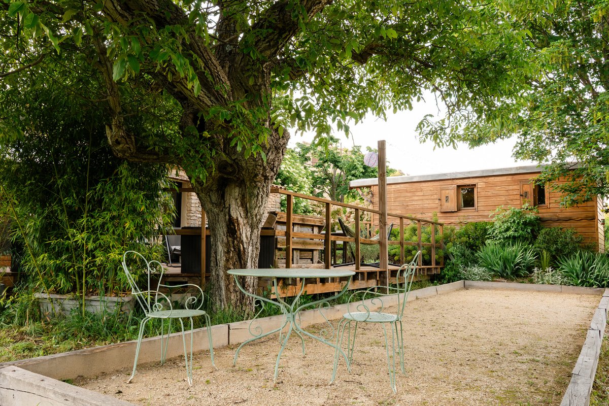 Roulotte la Clé du Luberon & SPA à Buoux (37)