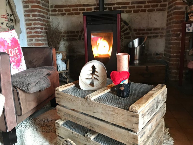 Hébergement AbracadaRoom : La Maisonnette de poupée avec cheminée, Vue Nature & Vélos - Image 2