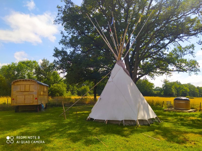 Hébergement AbracadaRoom : TIPI SIOUX - Image 1