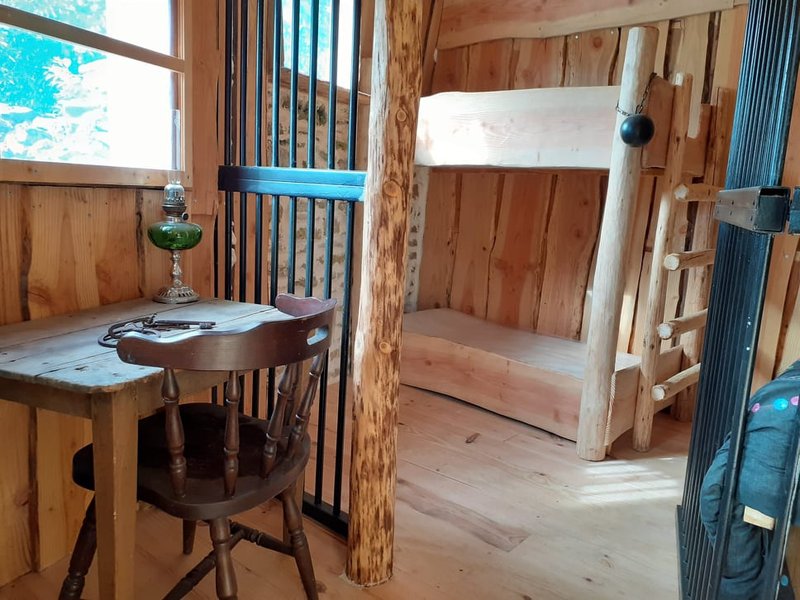 Hébergement AbracadaRoom : Bureau du shérif - Image 7