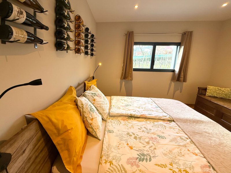 Hébergement AbracadaRoom : La Chambre aux Bouteilles - Expérience oenologique - Image 3