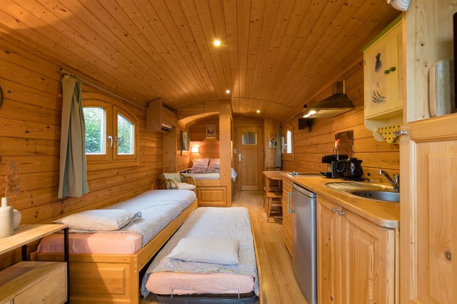 Hébergement AbracadaRoom : Roulotte de la Villa Font Vive : Calme absolu, piscine avec vue ! - Image 11