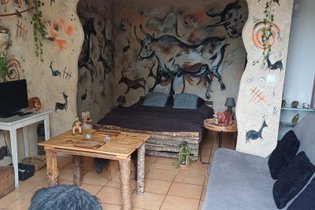 Australopitecus avec accès au jacuzzi pendant 30 minutes, Petit-déjeuner, repas du soir & Un massage bien-être 30 minutes par pers