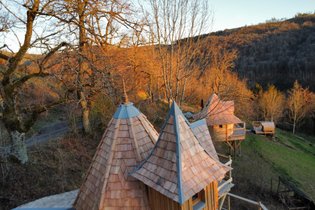 Cabane sur pilotis Cantal