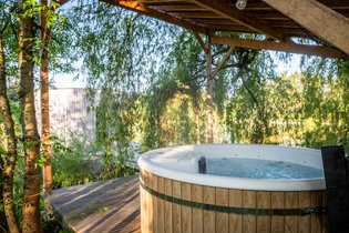 Cabane sur l'eau Ain