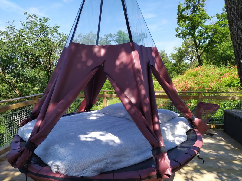 Hébergement AbracadaRoom : Tente Suspendue Rubis - Image 5