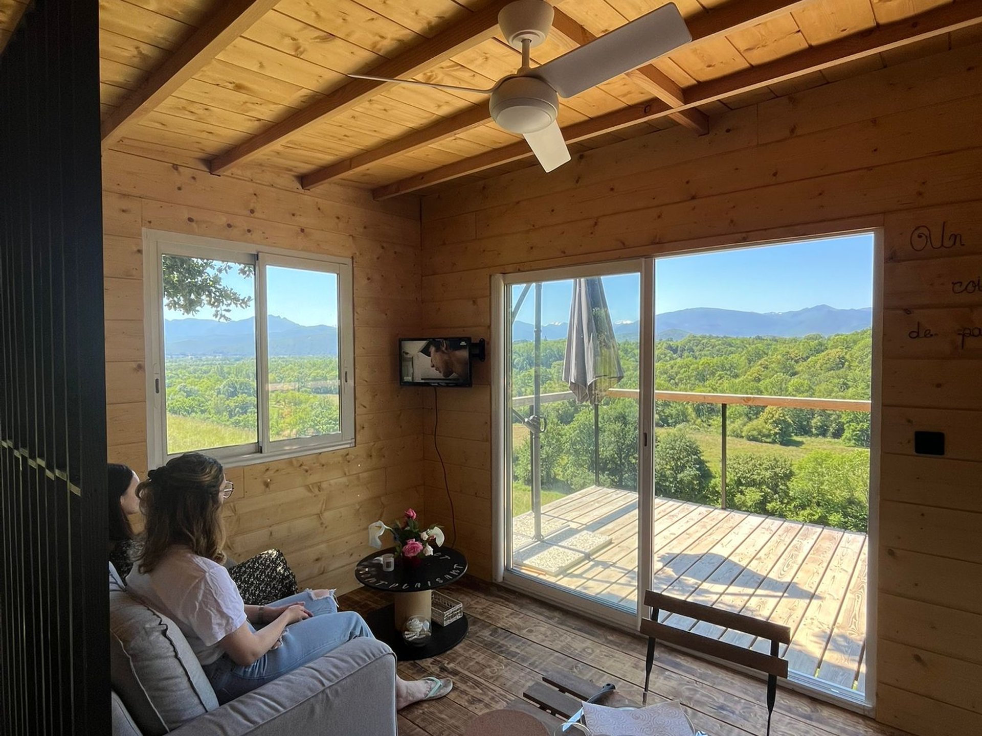Cabane sous les chênes