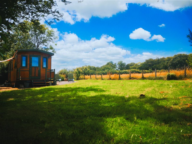 Hébergement AbracadaRoom : La Roulotte des Clartés - Image 1