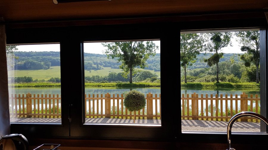 vue sur l'etang-tiny house-bourgogne-abracadaroom