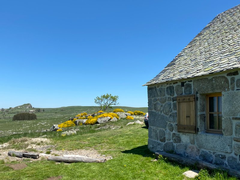 Hébergement AbracadaRoom : Buron Cœur d’Aubrac - Image 5