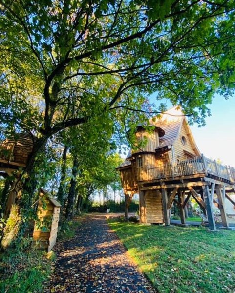 Hébergement AbracadaRoom : Le Repaire du dragon, château féérique avec SPA - Image 31