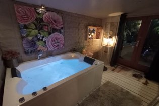 Cabane Romantique Du Jardin Balnéothérapie