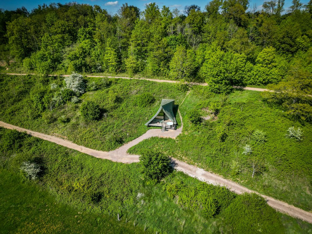 Singi : ecolodge de luxe en pleine nature avec bain nordique à Massingy-Lès-Vitteaux (35)