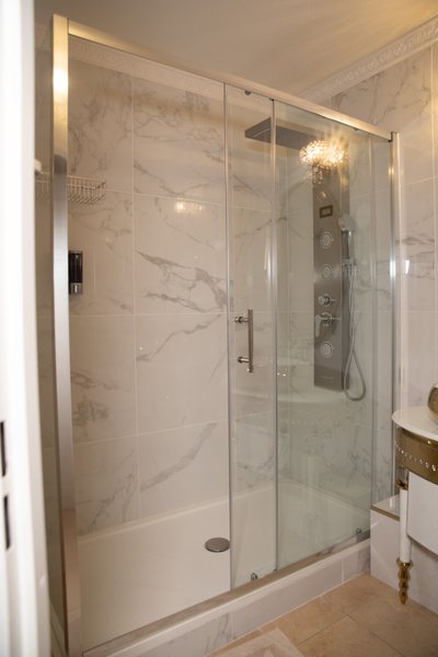 Hébergement AbracadaRoom : Love Room Spa - Le Petit Versailles - Image 15