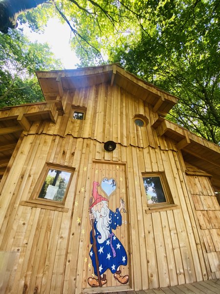 Hébergement AbracadaRoom : La Maison de Merlin, cabane magique avec SPA - Image 2