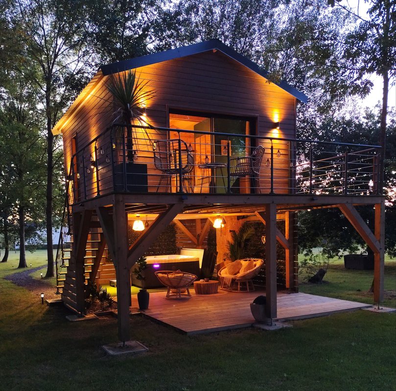 Au Cœur de la Cabane &  Spa à La Chapelle-Bayvel (1)