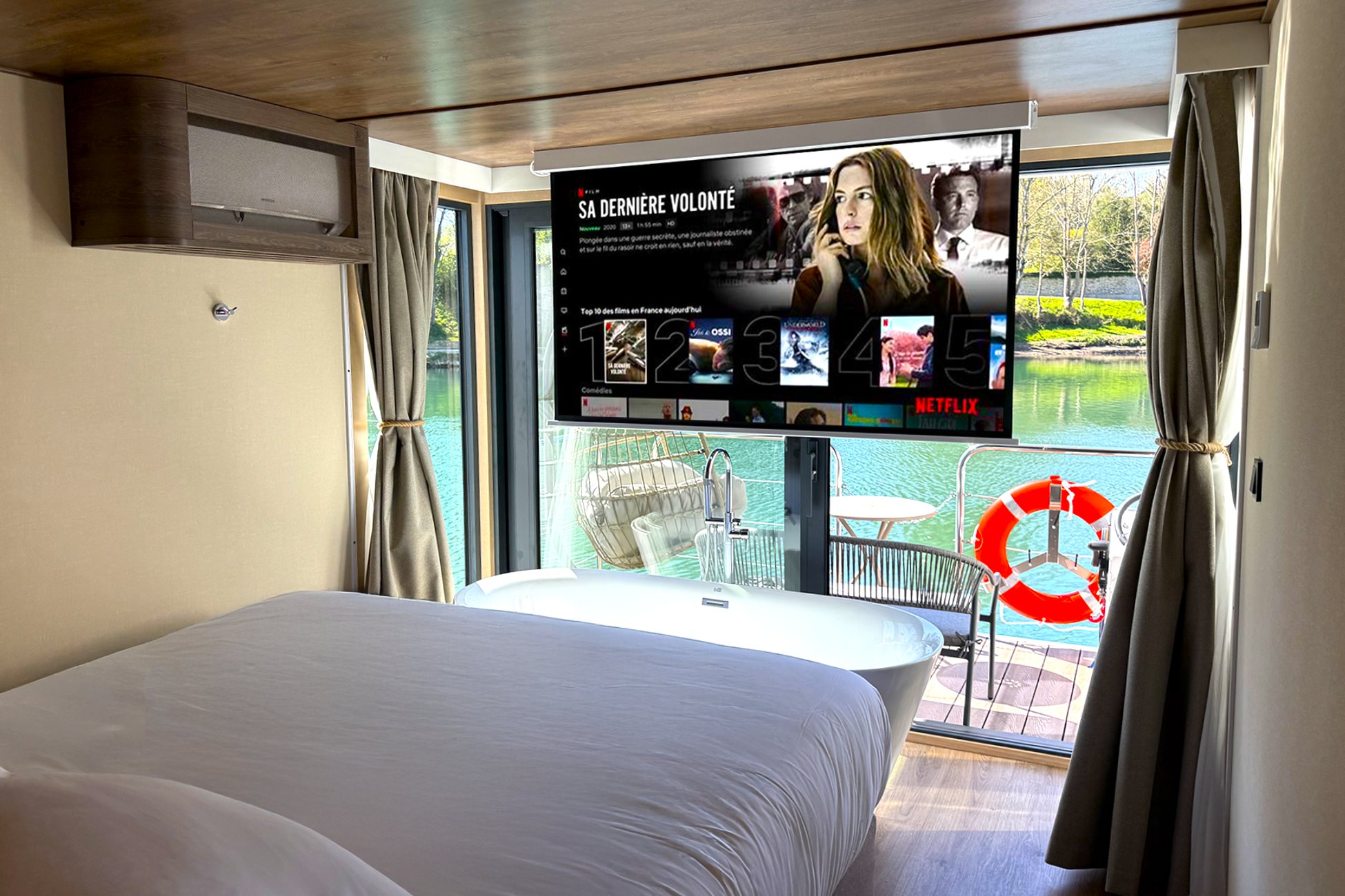 Hébergement UnicStay : Suite flottante Supérieure Lit king-size Balnéo Sauna à Poissy