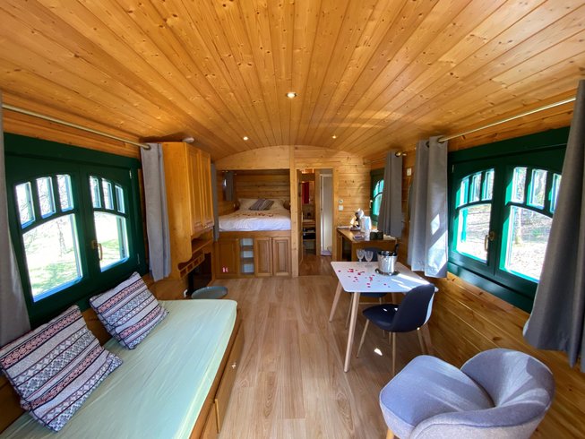 Hébergement AbracadaRoom : Roulotte Spa de Charme - Image 9