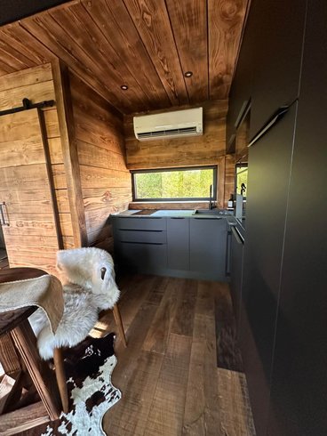 Hébergement AbracadaRoom : Suite Refuge • Écrin de luxe & bain nordique au bord du canal - Image 10