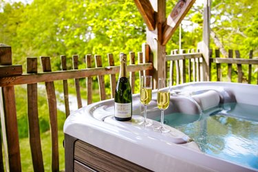 Cabane Spa des Hauts Bois à Sace (3)