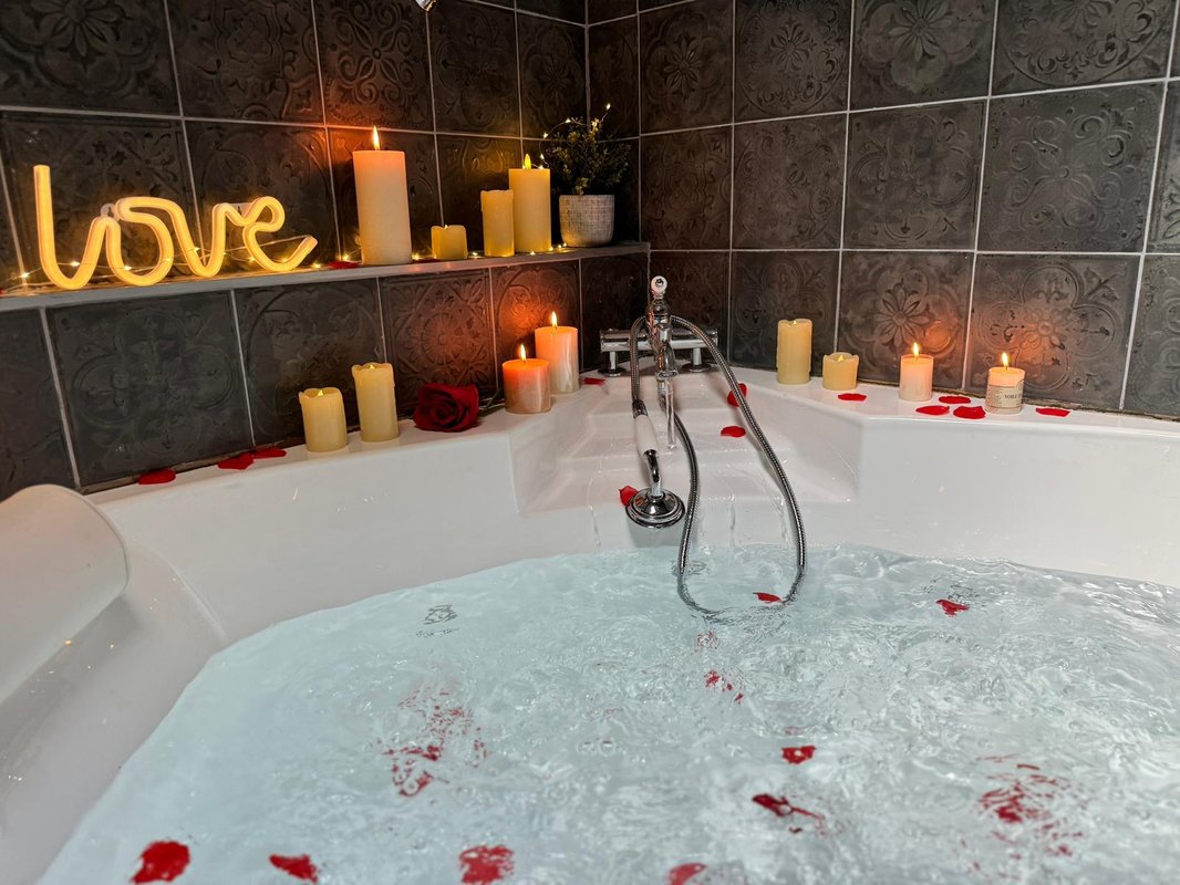 Jungle romantique Spa & Cinéma sous les arbres à Amiens (11)