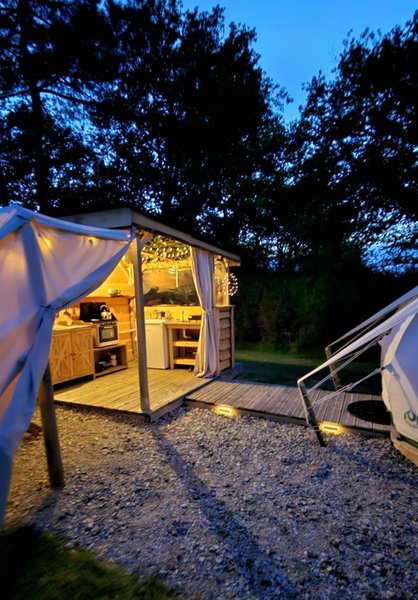 Hébergement AbracadaRoom : Lotus belle tipi Le Ranch Camping et Glamping - Image 4