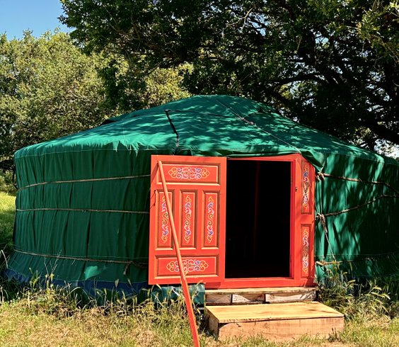 Hébergement AbracadaRoom : Yourte avec piscine partagée, vue panoramique - Image 4