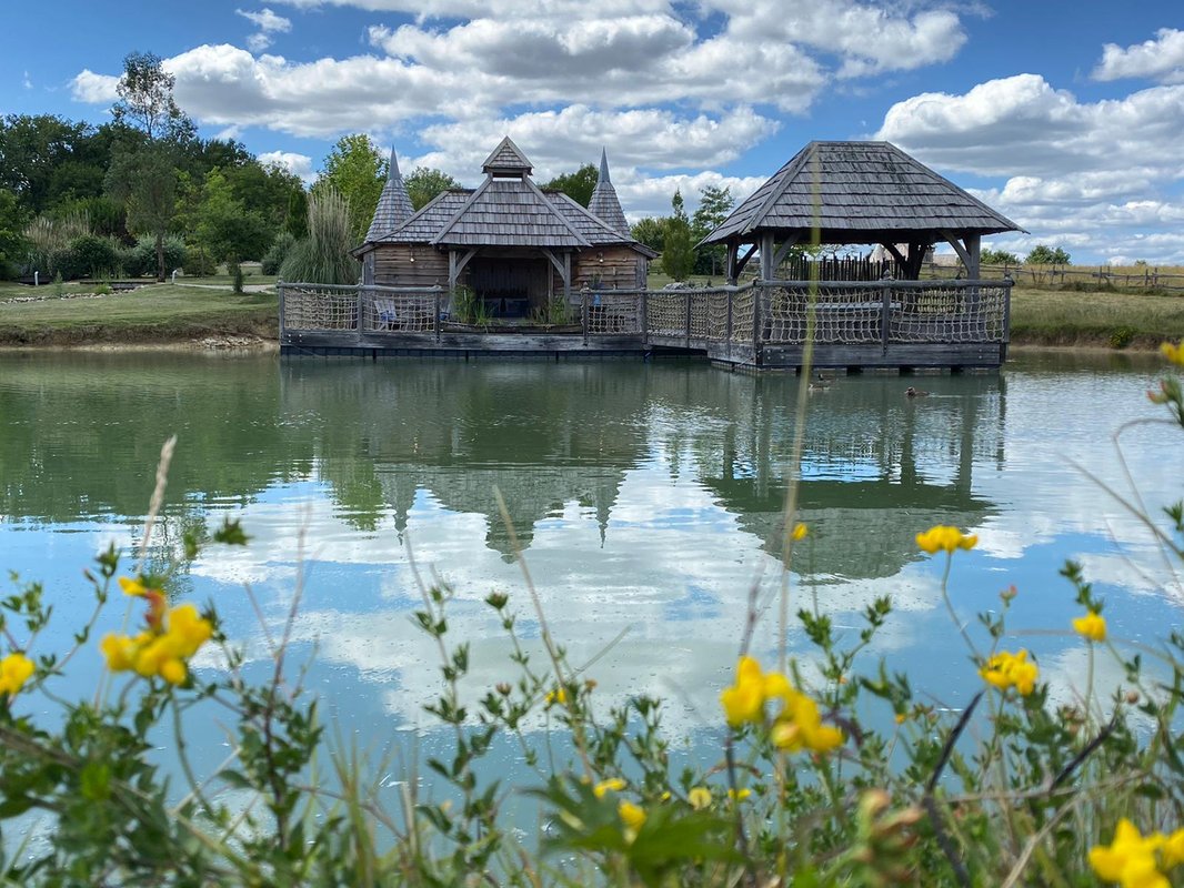 Cabane Château Biron & spa à Beaumontois En Perigord (1)