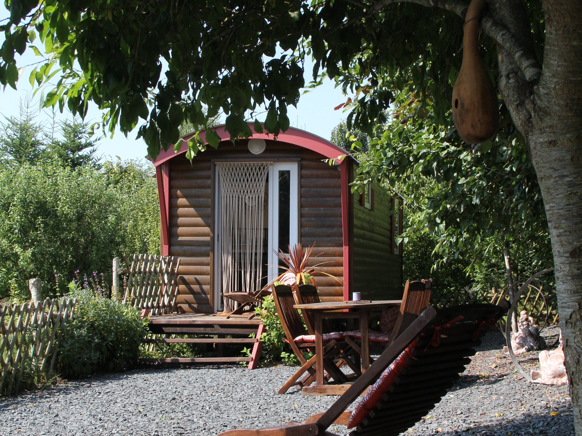 La Roulotte Kala et son spa jacuzzi