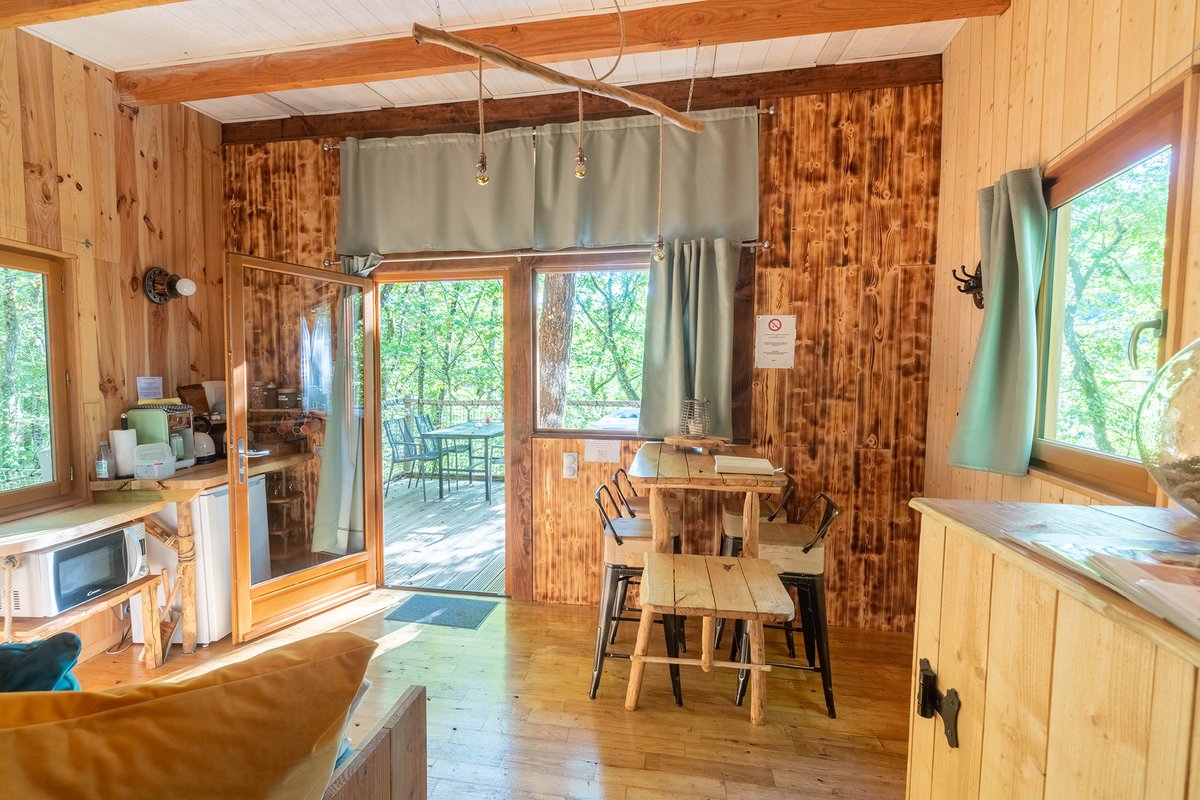 Cabane avec spa "Carrelet" PMR ou Familiale à Lamothe-Fénelon (7)