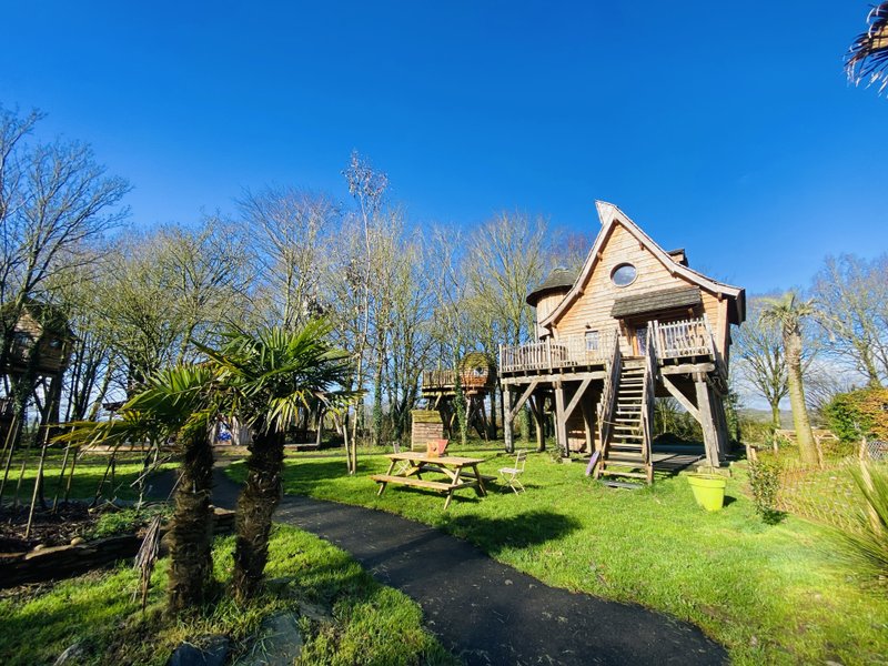 Hébergement AbracadaRoom : Le Repaire du dragon, château féérique avec SPA - Image 45